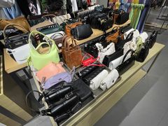-URBAN REVIVO(北京斯普瑞斯奥特莱斯店)