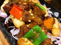 铁板松子牛肉粒-蜜桃餐厅·伴山(绿宝广场店)