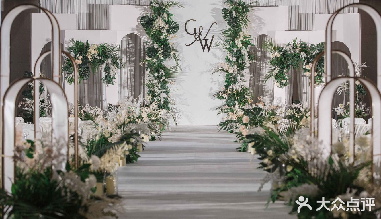 甜甜的喜糖比不上你们心中的甜蜜