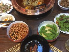 -虾弄弄海派小龙虾·牛羊蝎子火锅