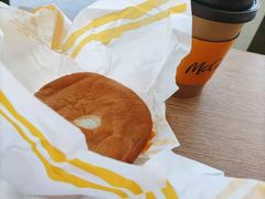 -麦当劳(展览路店)