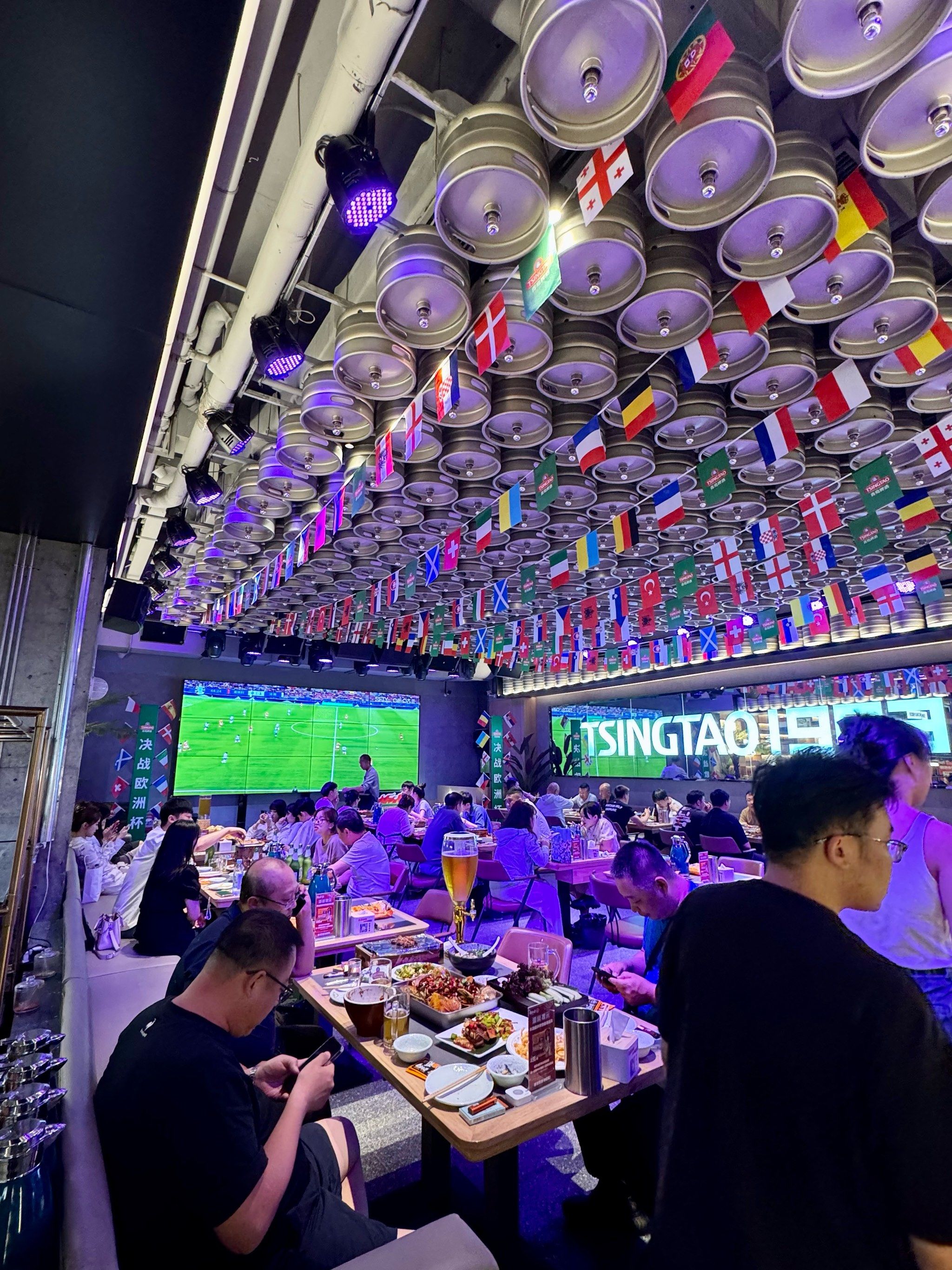 大连人也太幸福了吧!有音乐听还有烧烤吃