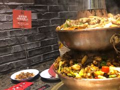 -沪小二炭火蛙锅(淮海中路美食不夜城店)