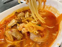 辣海鲜面-桃园中华料理炸酱面(燕儿岛路店)