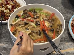 -有红鸡毛店·川菜(建设路店)