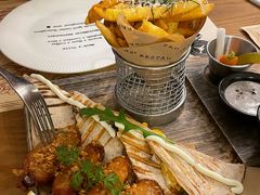 -Mark&Mars Restaurant