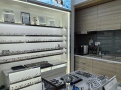 -视野联行眼镜·蔡司·尼康战略合作店(城西银泰店)
