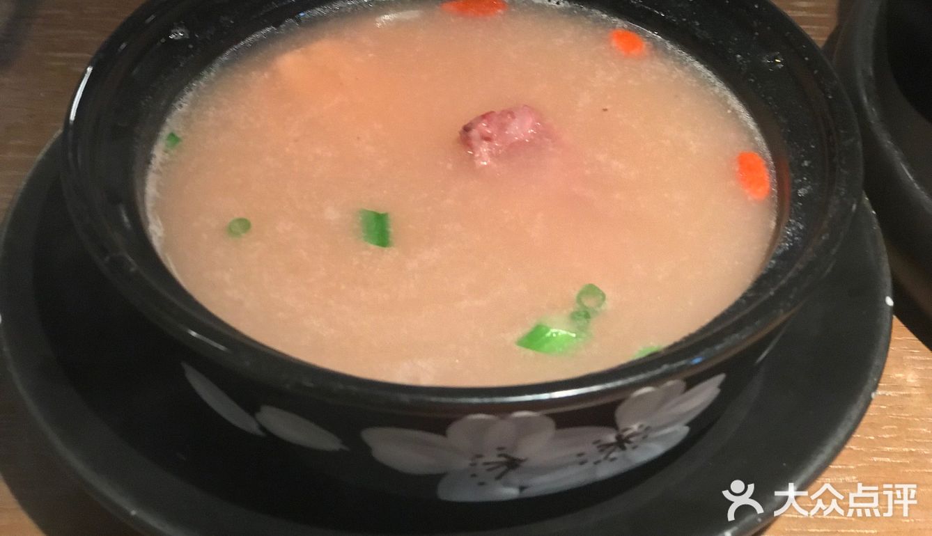 探店：黄晓猫剁椒大鱼头[调皮]