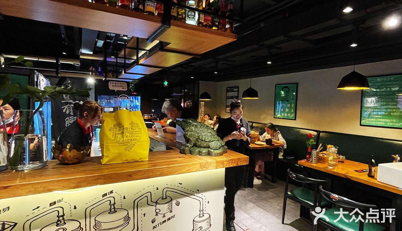 一样的烧烤体验，烤出不一样的风格～腰约小酒馆值得你来打卡！