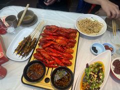 -肥肥虾庄·金牌油焖大虾(沙湖店)