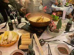 -鲜入围煮花胶鸡海鲜火锅