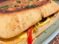 香烤蒜味牛肉饼三明治-Let'sBURGERplus·非常创意汉堡(三里屯店)