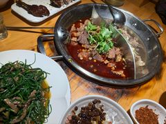 -大众跷脚牛肉馆·非遗传承单位(峨眉山店)