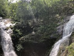 -燕子河大峡谷天坑仙境