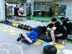 -CXFIT 陈徐健身工作室(凯旋店)