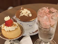 -Café Monson