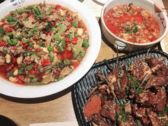 干锅牛蛙-别院里音乐餐酒吧(双流航空港店)