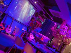 -樱花里音乐餐吧·牛扒椰子鸡(东圃店)