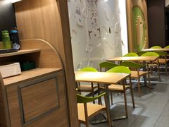 用餐区-德克士(广州南站店)