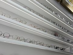 -美式眼镜·授权蔡司.依视路.尼康.豪雅.明月(南翔印象城店)