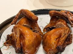 脆皮红烧乳鸽-翠园(北京王府中环店)
