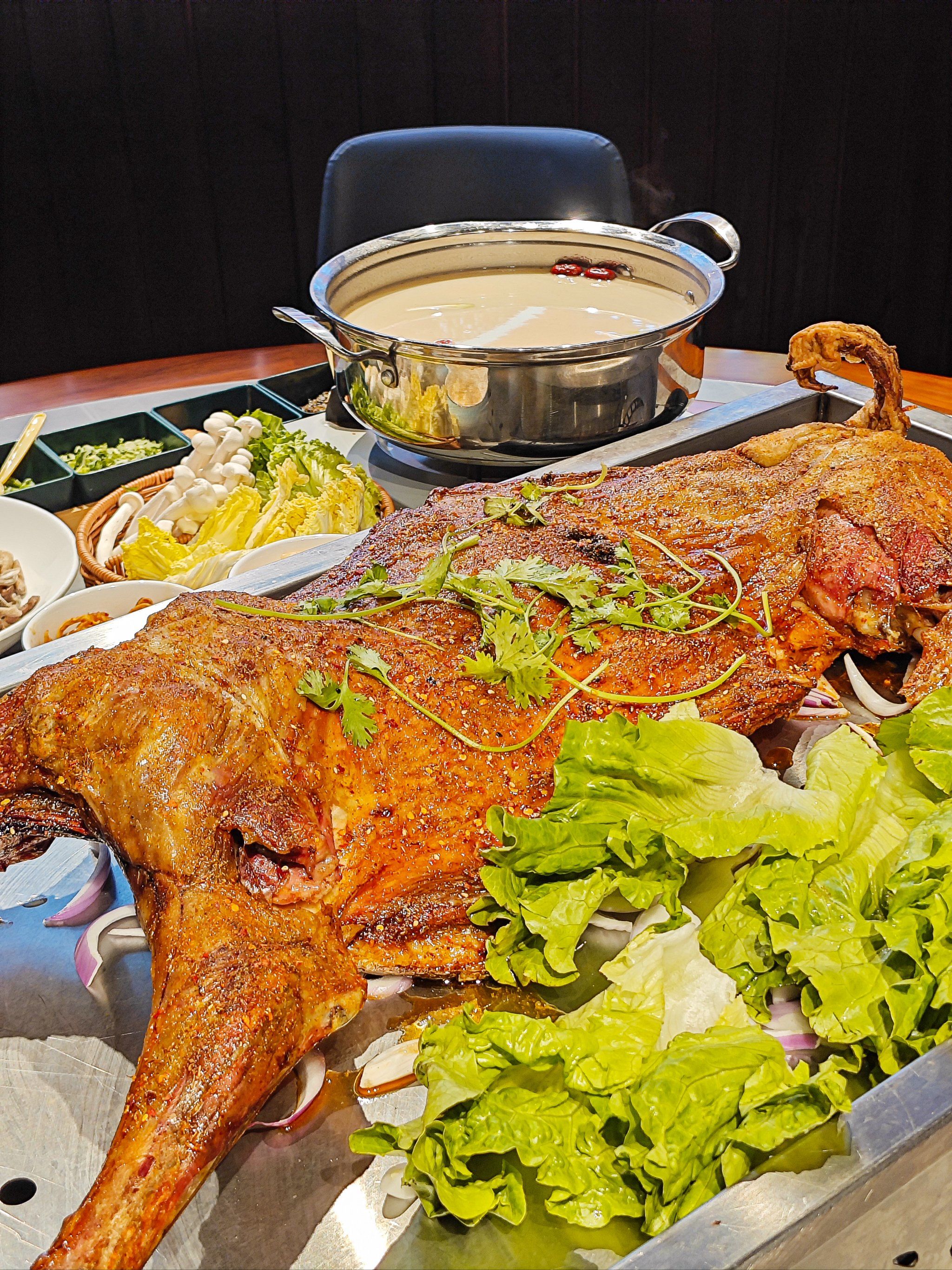 香迷糊了……这一口脆皮烤全羊🤤❗