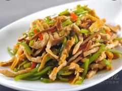 青椒榨菜肉丝-吴越荣记苏州菜·松鼠桂鱼(月光码头店)