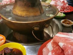 -洞庭洲·防空洞火锅·烧烤·铜锅涮肉(新百广场店)