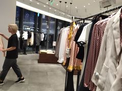 -URBAN REVIVO(上海中庚漫游城店)