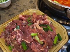 新鲜黄牛肉-黄利砖万峰林布依特色酸笋牛肉馆
