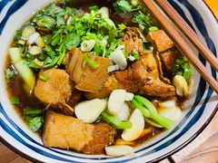 香辣牛腩面-食之六七·面(朝阳大悦城店)
