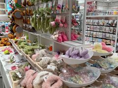 -名创优品(北京新中关购物中心地铁层店)