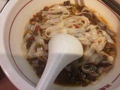 -呷佬·长沙手工米粉(金沙江路店)