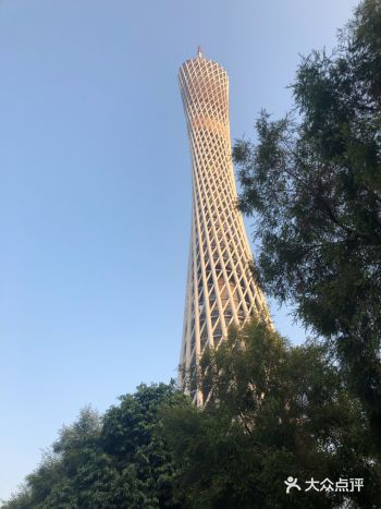 在小蛮腰底下逛了一圈，小蛮腰真的吼吼看哦