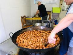 糖油果子制作中-邓记新一代糖油果子(四川煤管局供销公司职工宿舍店)