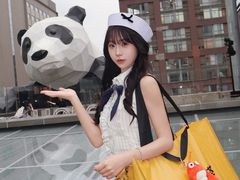 -雍容荟帝王蟹活龙虾展台自助(IFS黑金店)