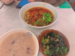 李与白大块牛肉面-李与白包子铺(桐梓林店)