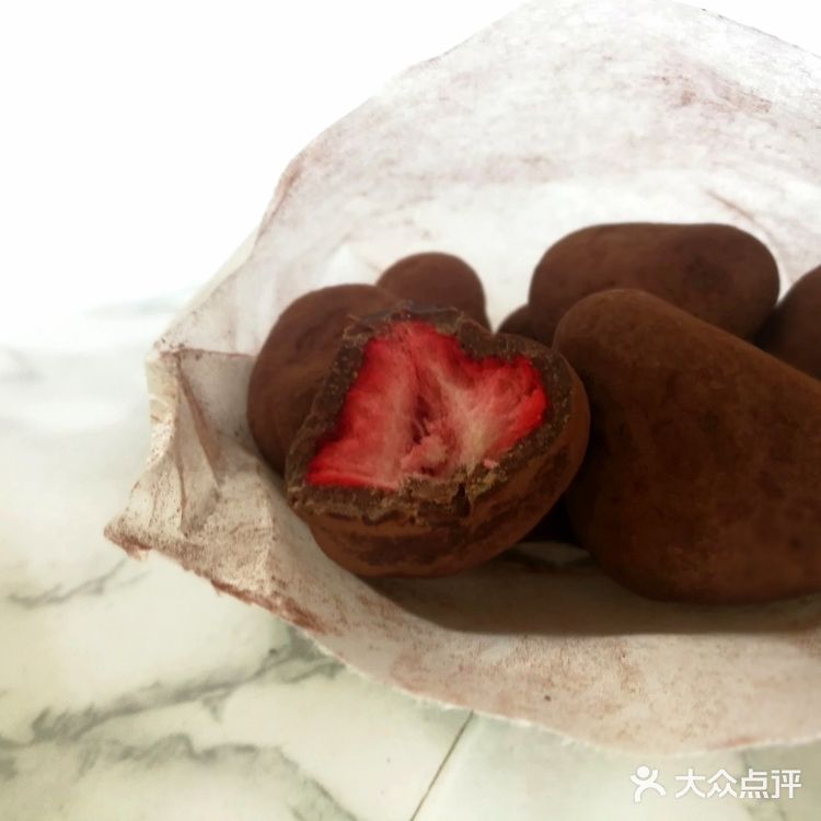 好利来27周年 | 十块钱买到三盒网红甜品