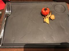 -恰餐厅及酒吧 CHAR Bar & Grill (北京丽都皇冠假日店)