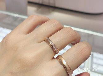 18k金钻石情侣对戒 男戒表面喷砂工艺 不易磨花更显