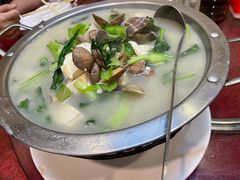 -鑫渔港海鲜本地菜·山海关浑锅(东戴河店)