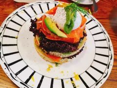 三文鱼水波蛋松饼-AFS Cafe & Canteen(闽江二路店)