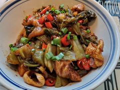 开胃酸菜爆肥肠-俏九州·小炒黄牛肉(华润万象汇店)