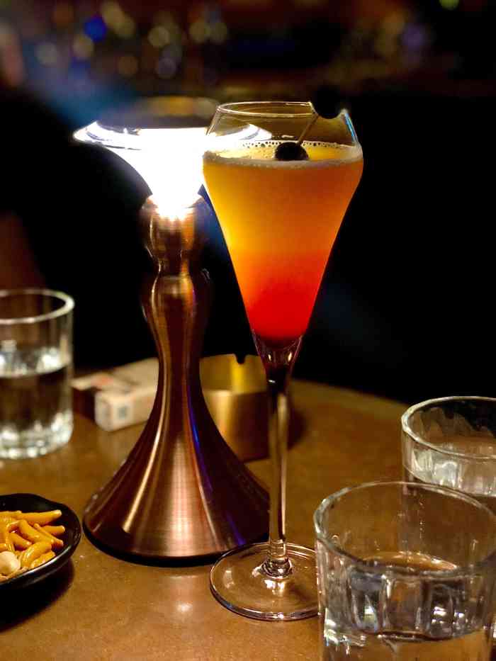 aviation飞行威士忌鸡尾酒吧