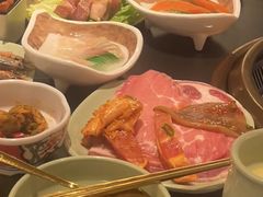 -梨花甄选自助烤肉(小寨原力场店)