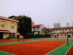 -上海市位育初级中学