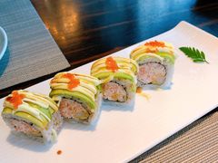 三文鱼牛油果反卷-山葵家·创意料理(临平银泰城店)