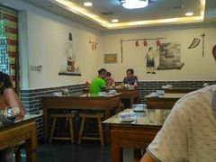 大堂-董立兵烤鸭店(明湖店)