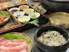 -围炉肉舍•炭烤活鳗•丹东海鲜烤肉(步行街店)