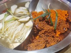 -沸炉重庆老火锅(军事博物馆店)